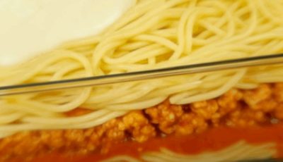 Baked Spaghetti Casserole with Creamy Béchamel and Meat Sauce