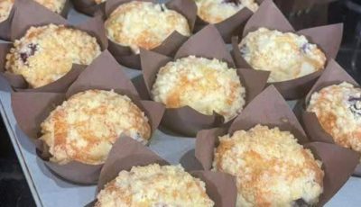 Blueberry Crumble Muffins