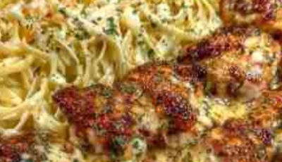 Creamy Garlic Butter Chicken & Linguine in Alfredo Sauce